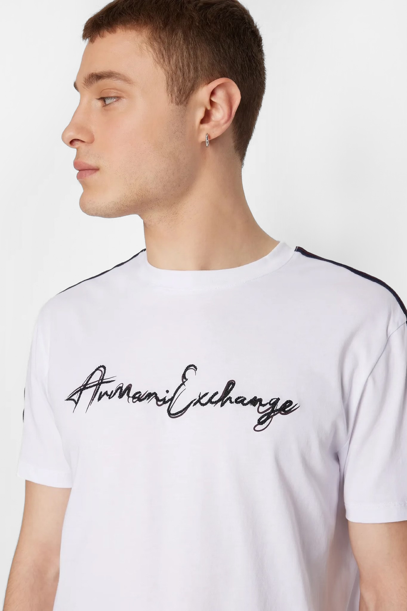 Белая футболка Armani Exchange